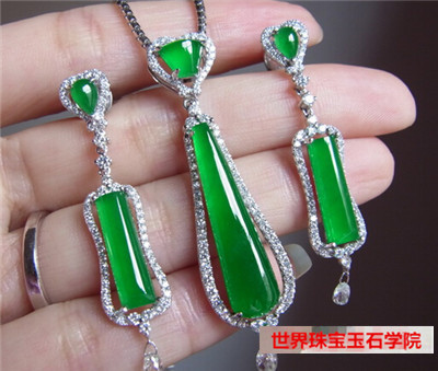 翡翠的色根是什么?天然翡翠色根的图片告诉你