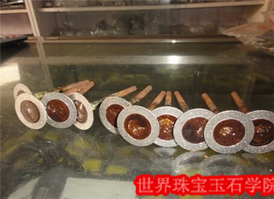 玉石雕刻需要什么工具?13种玉石雕刻工具介绍给你