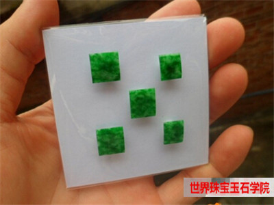 翡翠戒指款式那么多种 你最喜欢的是哪一种款式呢?
