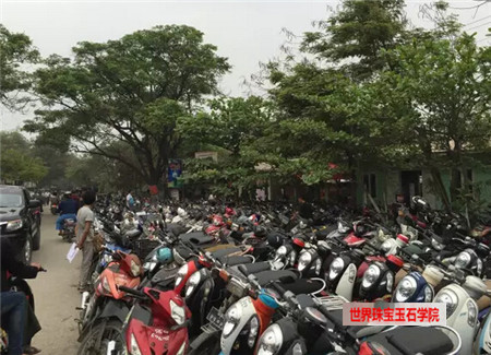 缅甸翡翠批发市场跟中国的菜市场比就差那么一点!