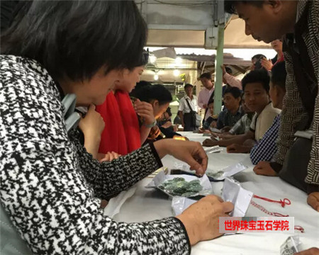 缅甸翡翠批发市场跟中国的菜市场比就差那么一点!