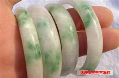 为什么翡翠戴久了颜色有变化3个原因告诉你
