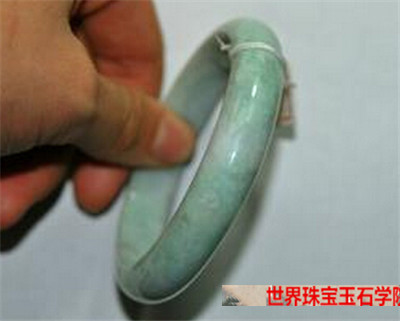 豆种翡翠的特征告诉你为什么豆种是中低档翡翠