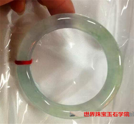 翡翠手镯价格和图片告诉你如何评估翡翠手镯价格
