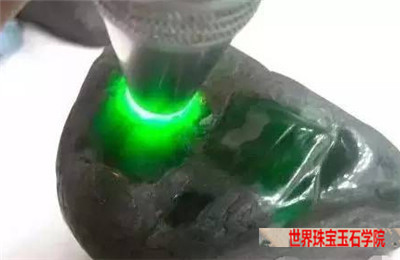 认清这10个翡翠赌石场口的特点才能有机会捡漏