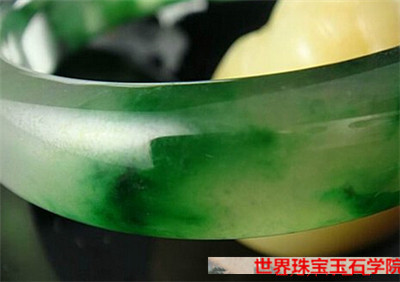 人工合成翡翠的特点以及如何鉴别人工合成翡翠