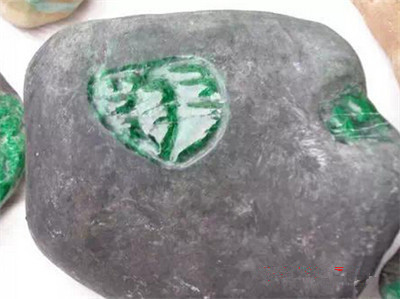 玩翡翠赌石的不知道这10种翡翠赌石作假手段怎么行