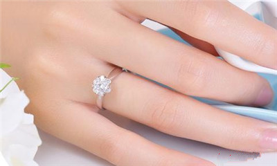结婚戒指和求婚戒指可以用同一枚吗?