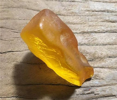 琥珀是怎么形成的?琥珀的种类有哪些呢