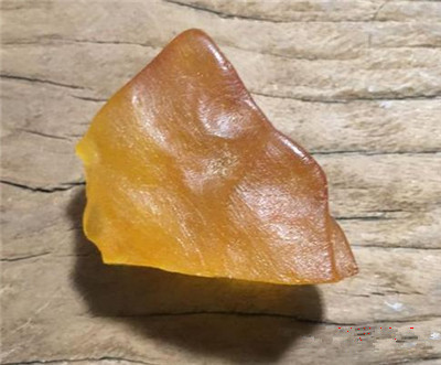 琥珀是怎么形成的?琥珀的种类有哪些呢
