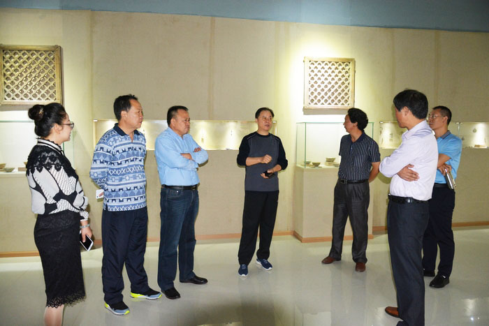 南阳市玉促会、节会办组团赴云南考察玉文化产业