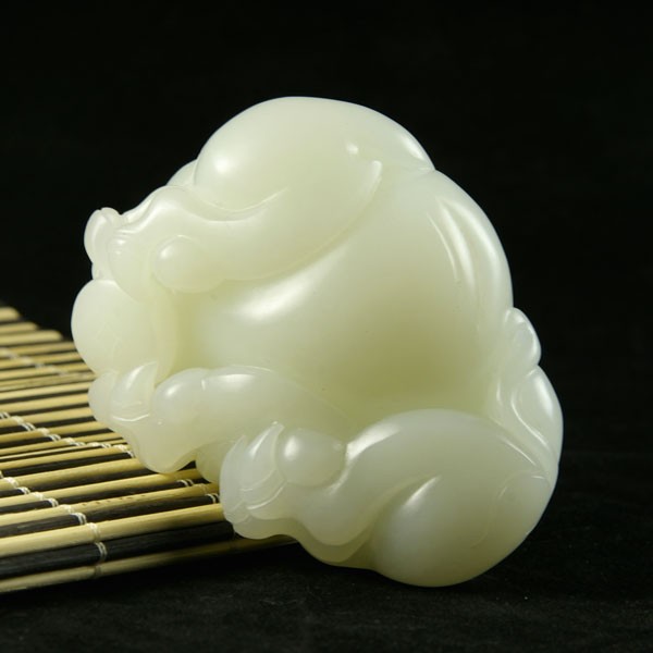 “仔玉”与“山料”羊脂白玉的特点都有哪些?