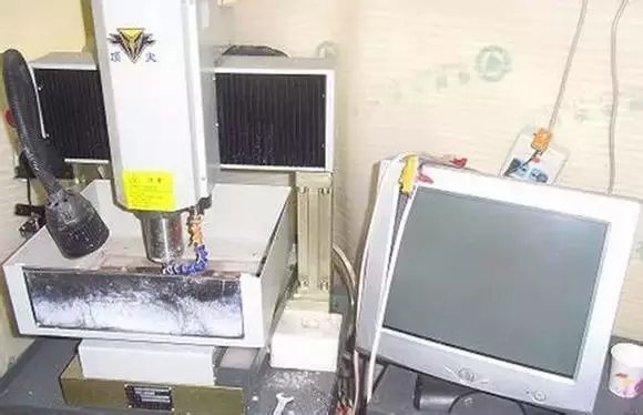 教你辨别玉件是手工雕刻还是机器雕刻