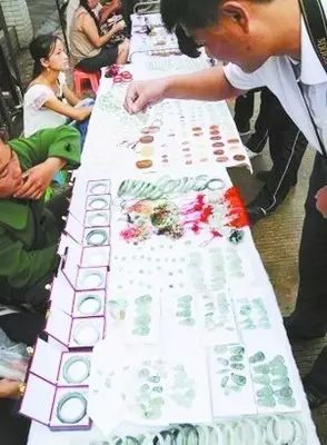 这样的翡翠,绝对不买!