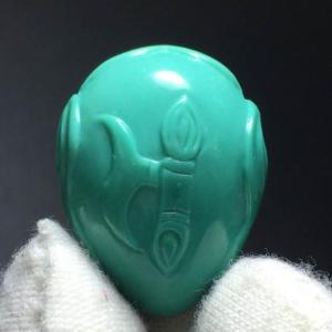 简介沁胶的绿松石