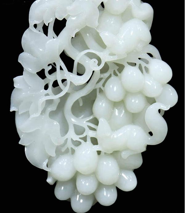 传统文化中葡萄玉雕的寓意-玉器鉴定师培训核心内容