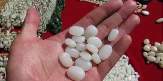 和田玉籽料造假已经不是什么秘密，看看咋造的！-玉器鉴定师培训核心内容