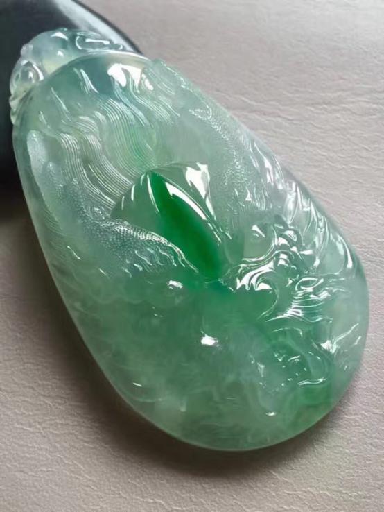 翡翠的价格节节攀升，罪魁祸首是......