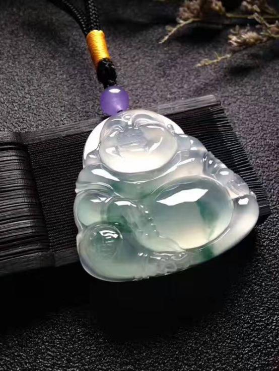 网购翡翠吊坠，花了4万，结果收到一根线……