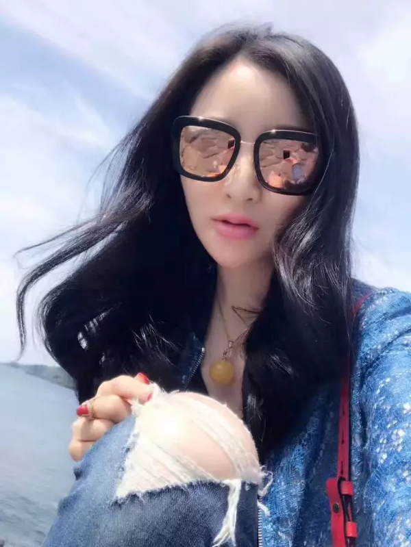 宝石汇:别总说自己的脸型不好看,蜜蜡选对了没有? 别总说自己的脸型不好看,蜜蜡选对了没有? -玉器鉴定师培训核心内容