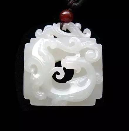 和田玉与翡翠的区别