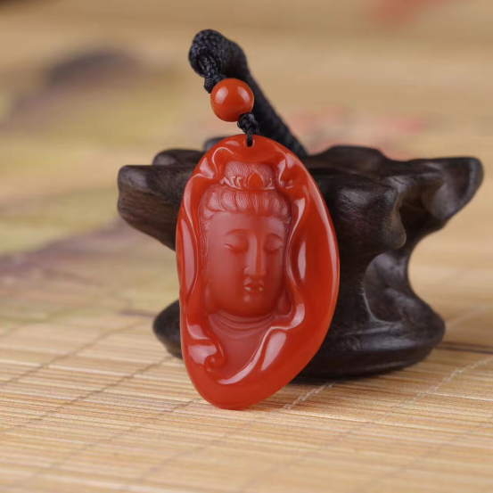 宝石汇:你适合佩戴哪一种南红菩萨雕件? 你适合佩戴哪一种南红菩萨雕件? -玉器鉴定师培训核心内容