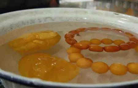 宝石汇:蜜蜡什么成色好,如何用清水保养蜜蜡 蜜蜡什么成色好,如何用清水保养蜜蜡-玉器鉴定师培训核心内容