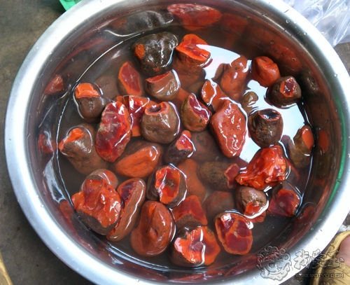 为什么商家要把南红玛瑙原石泡水里-玉器鉴定师培训核心内容