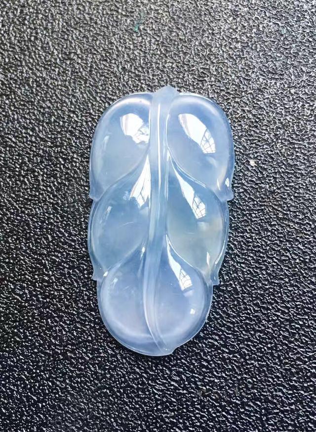 翡翠叶子，因为有你更加完美