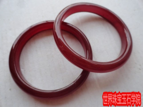 为什么南红玛瑙镯子多不大?南红玛瑙的投资风险-