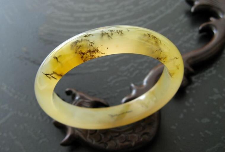 黄龙玉精品手镯的保养须知-玉器鉴定师培训核心内容