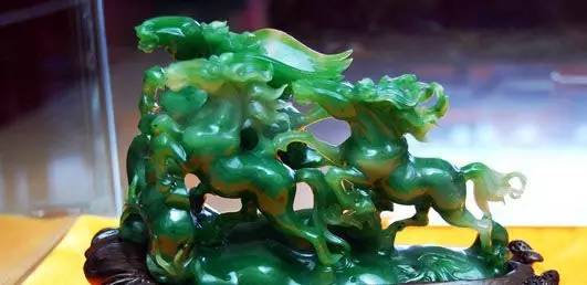 别慌,碧玉上有黑点并不是一件坏事!-玉器鉴定师培训核心内容