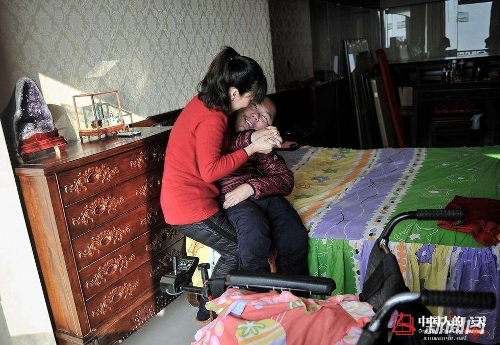 重症肌无力珠宝鉴定师 欲为妻子补办婚礼