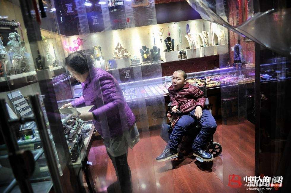 重症肌无力珠宝鉴定师 欲为妻子补办婚礼