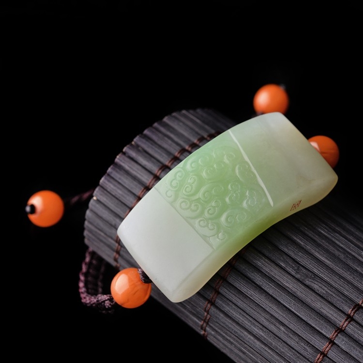 没想到青海翠如此美艳，尤其那活环链更绝！