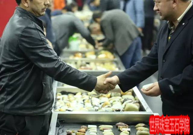 籽料原石交易里的秘密-玉器鉴定师培训核心内容