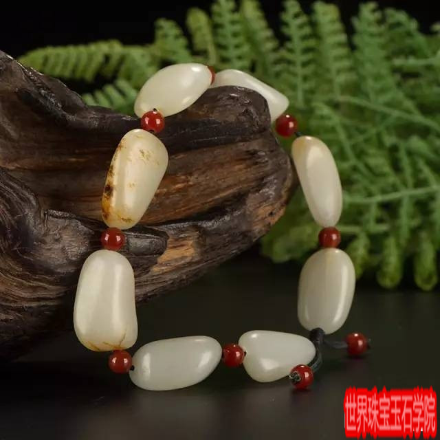 手腕是女人的第一风情线 该怎么佩戴玉石腕饰-珠宝玉石鉴定师培训核心内容