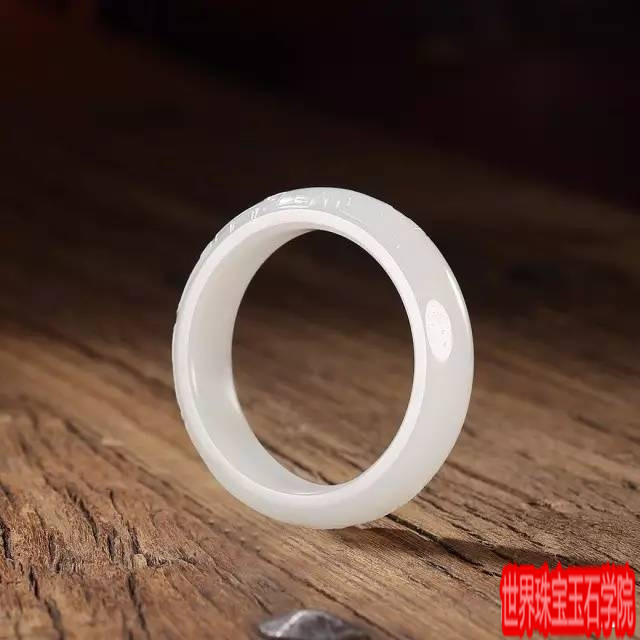 手腕是女人的第一风情线 该怎么佩戴玉石腕饰-珠宝玉石鉴定师培训核心内容