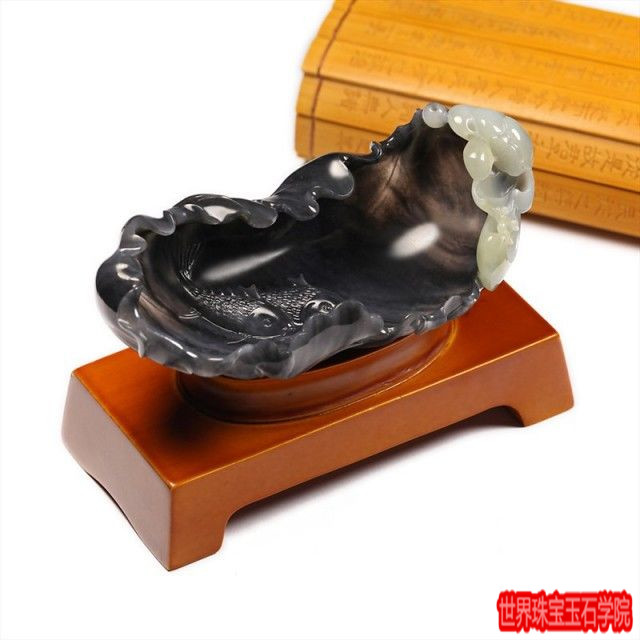 玩玉盘玉 有人盘玉喜欢蹭鼻油-玉器鉴定师培训核心内容