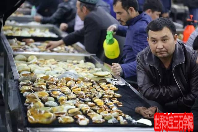 籽料原石交易里的秘密-玉器鉴定师培训核心内容