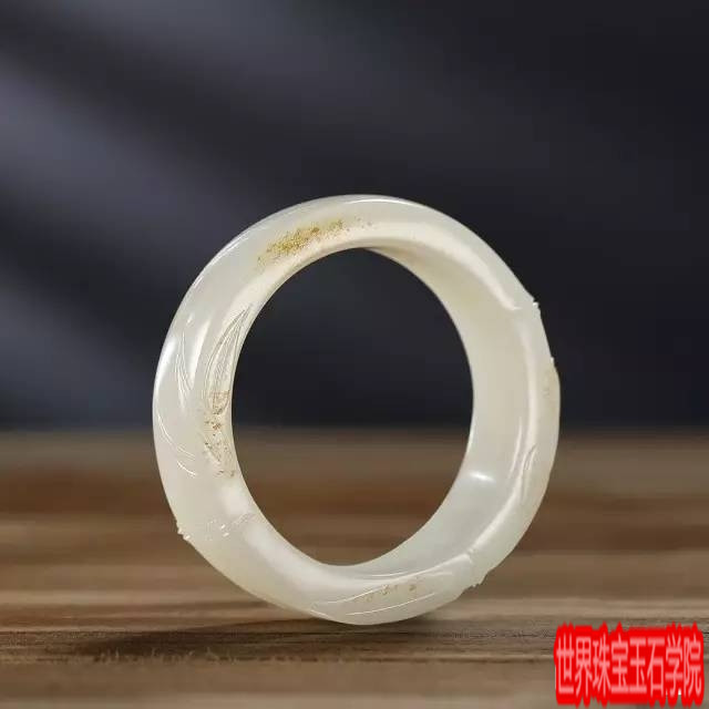 手腕是女人的第一风情线 该怎么佩戴玉石腕饰-珠宝玉石鉴定师培训核心内容