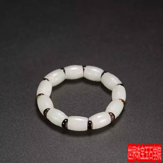 手腕是女人的第一风情线 该怎么佩戴玉石腕饰-珠宝玉石鉴定师培训核心内容