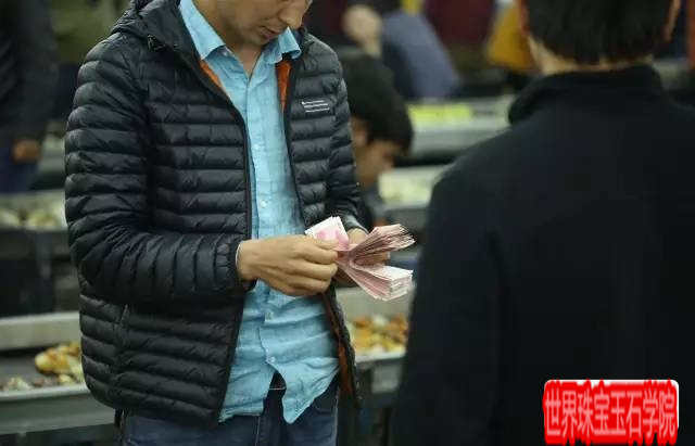 籽料原石交易里的秘密-玉器鉴定师培训核心内容