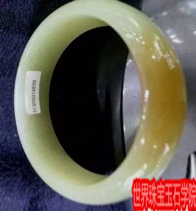女人和手镯有着天然的缘分各式玉石手镯市场价格大揭秘 珠宝玉石鉴定师培训核心内容