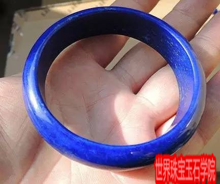 女人和手镯有着天然的缘分各式玉石手镯市场价格大揭秘 珠宝玉石鉴定师培训核心内容