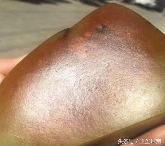火眼金睛 鉴别和田玉子料的直接有效方法