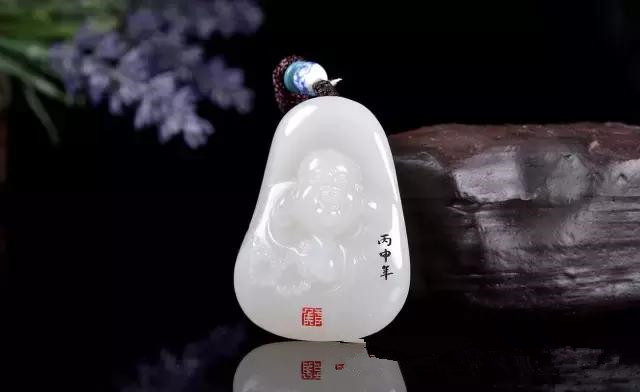 是不是玉越白越好?什么玉最好?