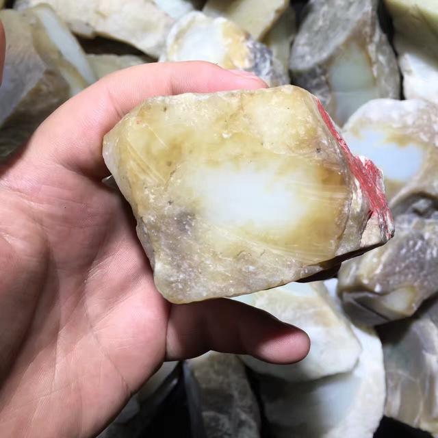 同样是和田玉为啥价格差距那么多？原来是这样啊！二