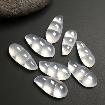 高冰种冰白四季豆天然翡翠吊坠