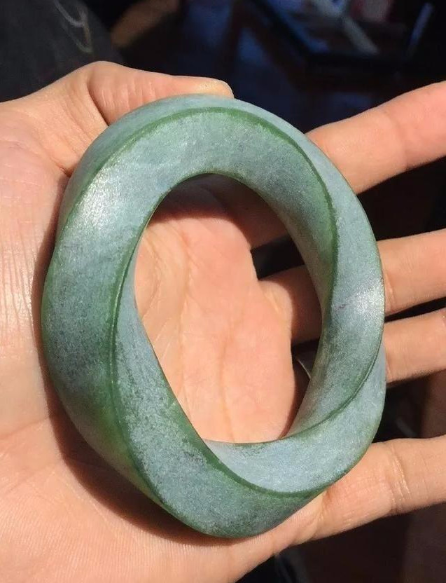 和田玉上那些神秘的纹饰